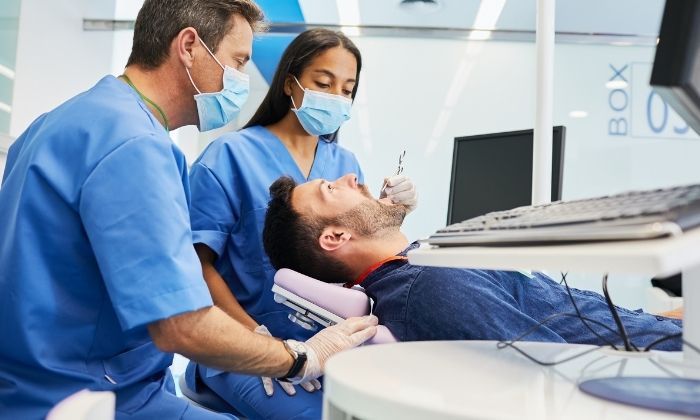 metier assistant dentaire